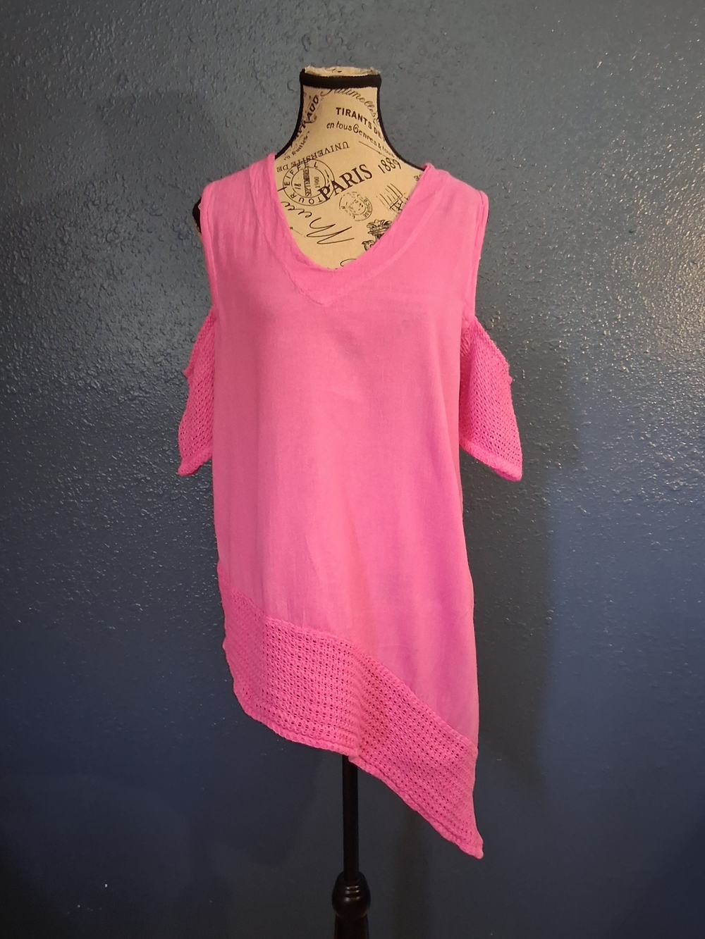 Cottonways Womens Bright Pink V Neck Top W Crochet Trim Medium